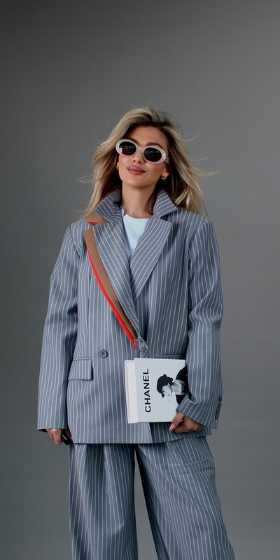 Фото из фотостудии самообслуживания (автопортрета) в Селфклик