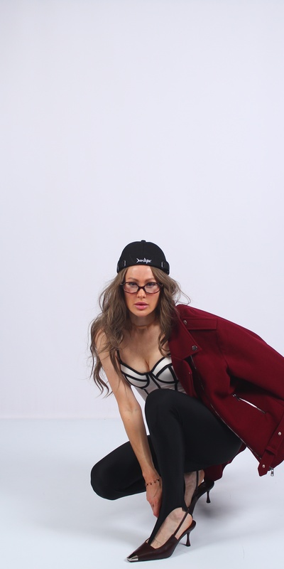 Фото из фотостудии самообслуживания (автопортрета) в Селфклик