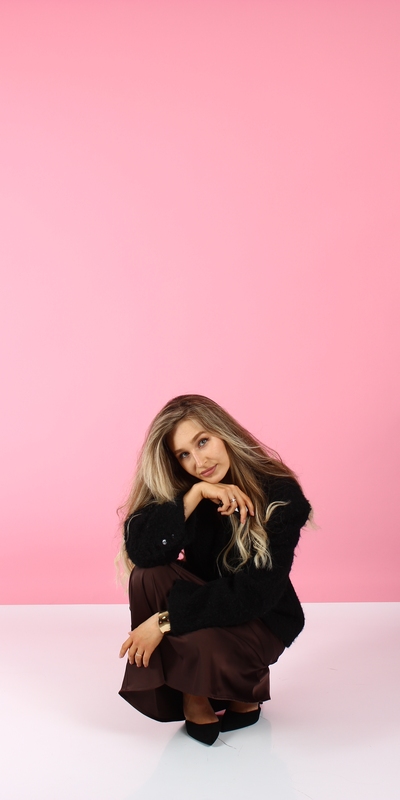 Фото из фотостудии самообслуживания (автопортрета) в Селфклик