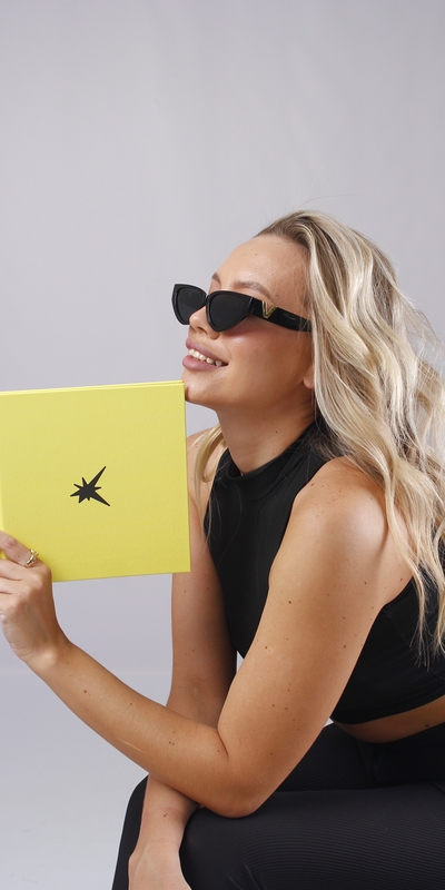 Фото из фотостудии самообслуживания (автопортрета) в Селфклик